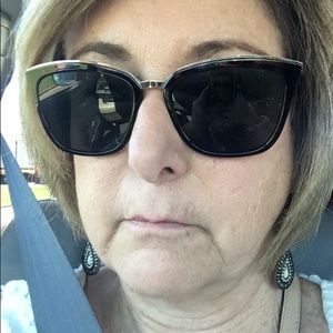 Meet your Posher, Melinda